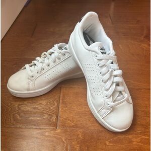 Size 6 white Women’s Adidas Cloudform